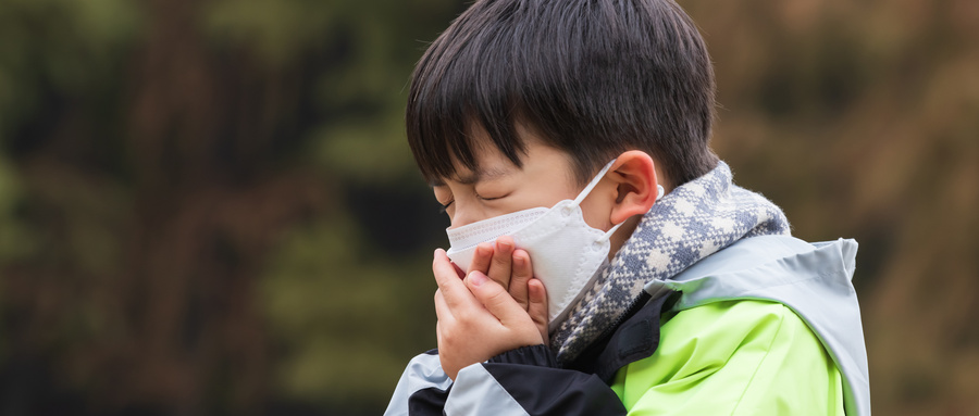 摄图网_501703232_秋冬儿童户外戴口罩流感咳嗽(企业商用).jpg 摄图网_501703232_秋冬儿童户外戴口罩流感咳嗽(企业商用).jpg